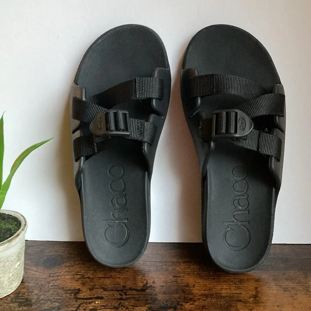 CHACO Chillos Black Strappy Sandals Slides Kids Size 5